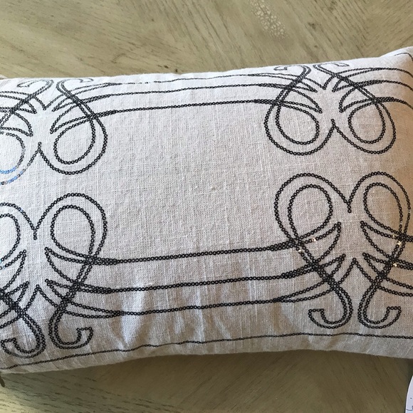 Ikhan decorative pillow, sequined design/ beige - Picture 5 of 8